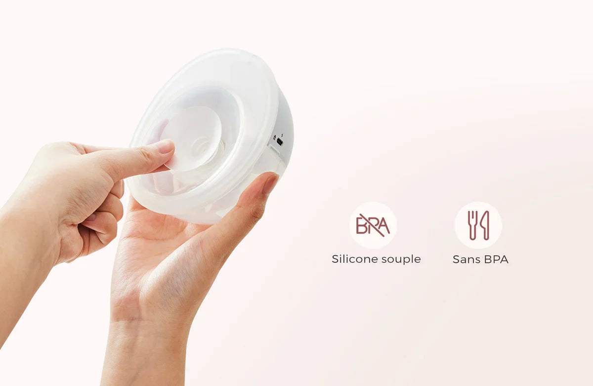 Téterelle du tire-lait Mamanova S32 en silicone souple, tenue à la main — matériaux sans BPA